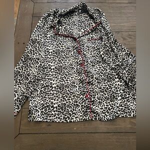✨NWOT✨ Leopard Print Silk Pajamas